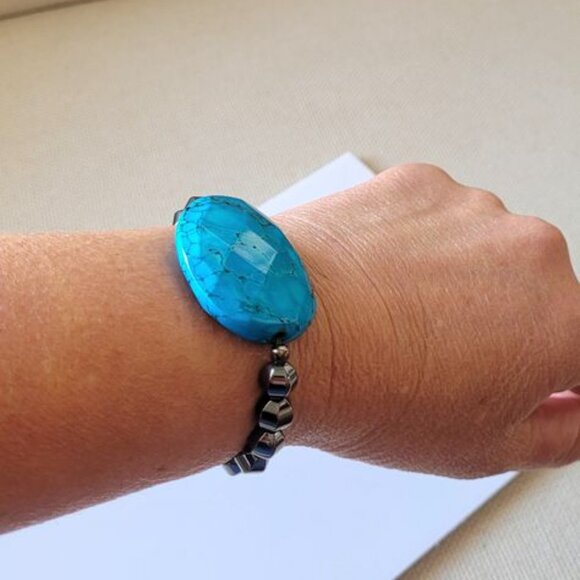 Hematite and Turquoise Gemstone Statement Bracelet - Picture 3 of 4
